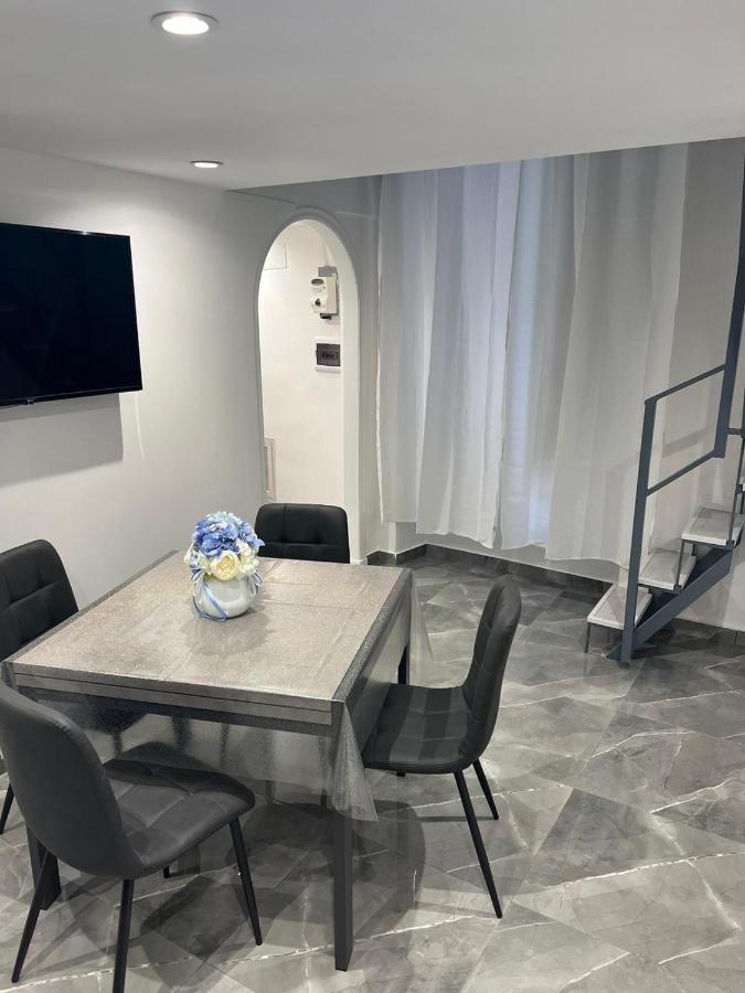 Casa Aurora * Naples